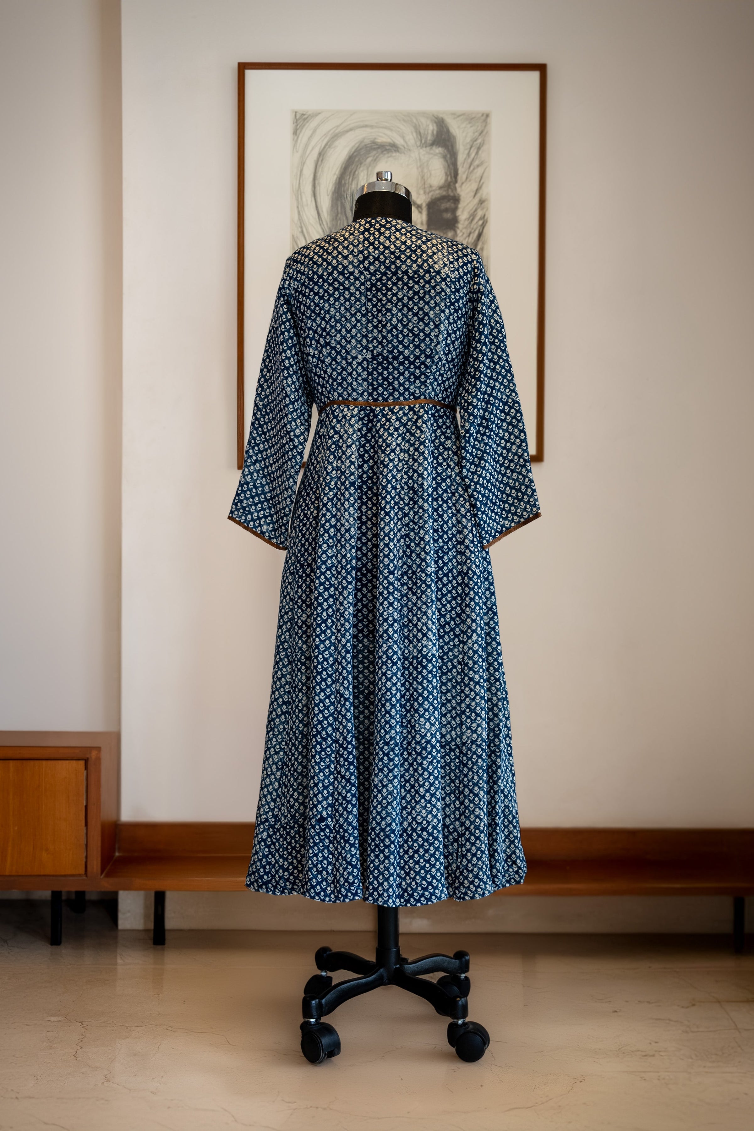 Khaabneel-Indigo Blue kurta with butti print