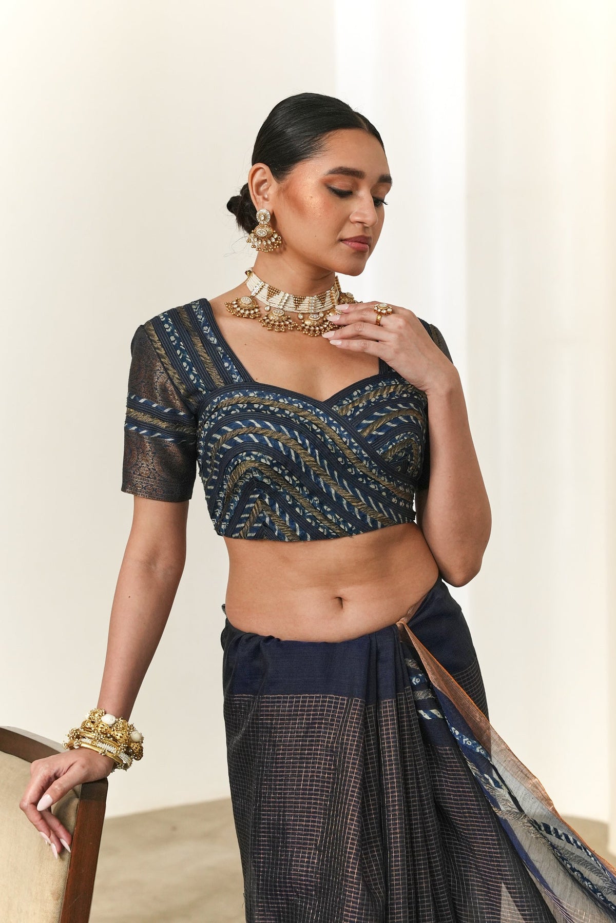 Indigo Half-sleeve Sari Blouse With Wave Embroidery