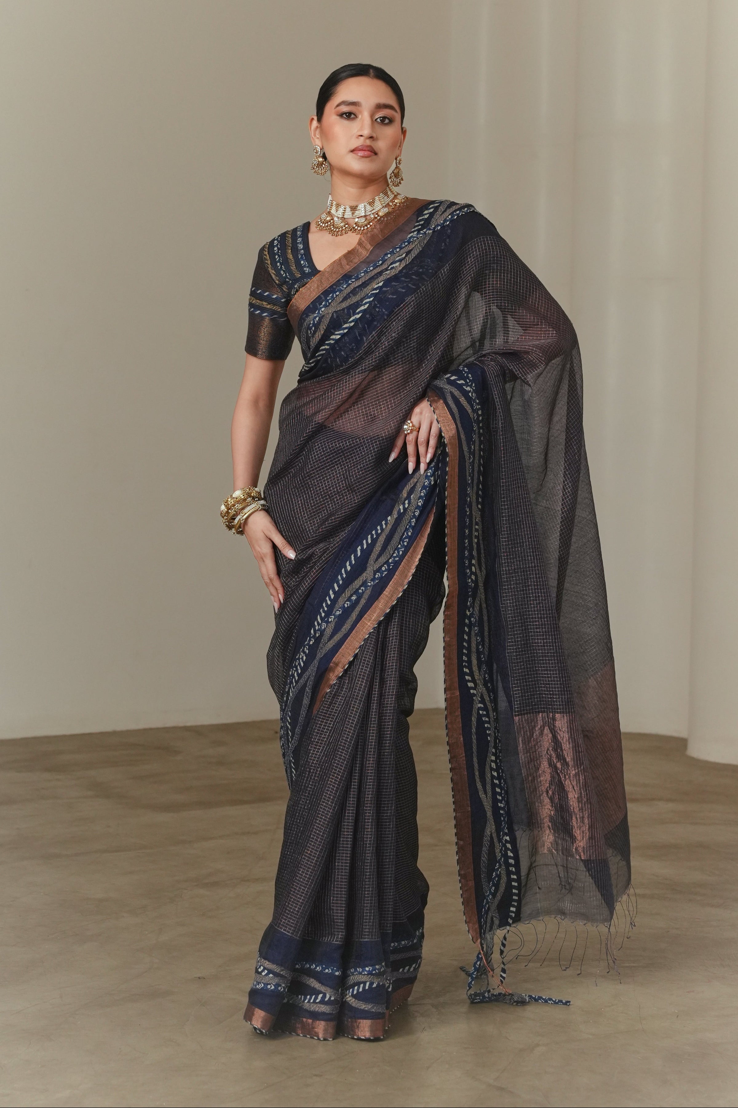 Indigo Half-sleeve Sari Blouse With Wave Embroidery