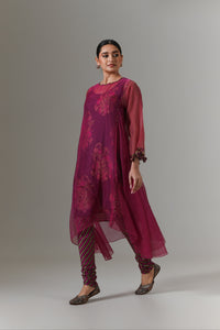 Organza quilted kali kurta with paisley buta chanderi slip, churidar and dupatta.