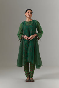 Organza quilted kali kurta with all-over paisley chanderi slip, churidar and dupatta.